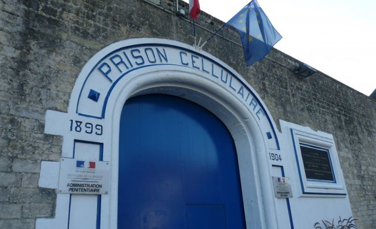 Le nouveau "guide du prisonnier" distribué dans les prisons de Caen