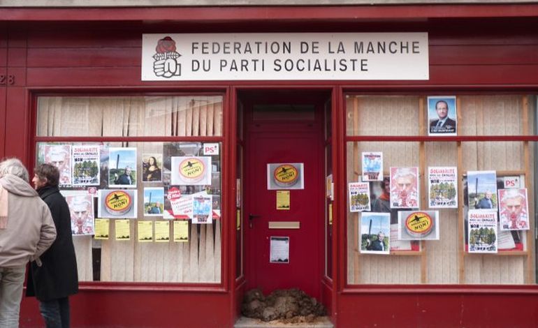 Cherbourg : des militants anti-aéroport devant la permanence PS