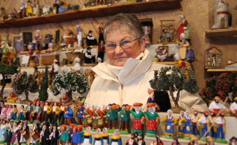 La santonnière fidèle au Marché de Noël à Caen depuis 15 ans