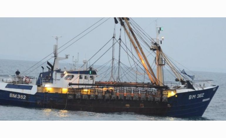   Le chalutier britannique soupçonné de pêche illégale paye sa caution