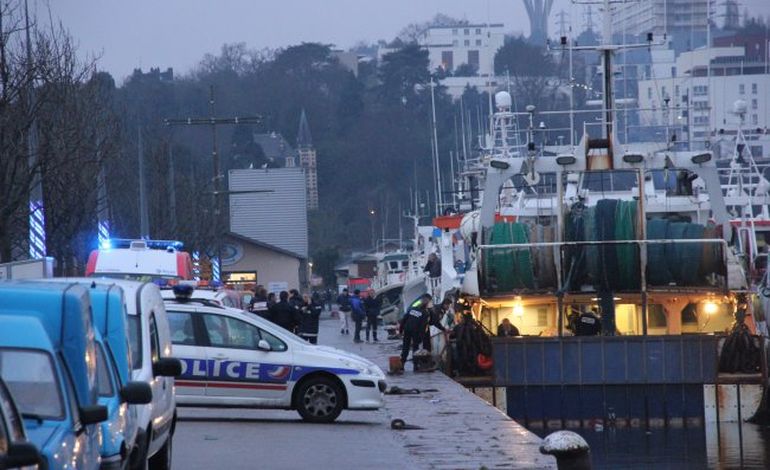Cherbourg : deux corps repêchés dans le bassin du Commerce