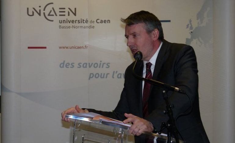 Le président de l'université de Caen présente un déficit pour l'exercice 2012