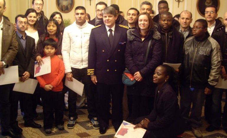 Orne : cérémonie de naturalisation pour 51 nouveaux français