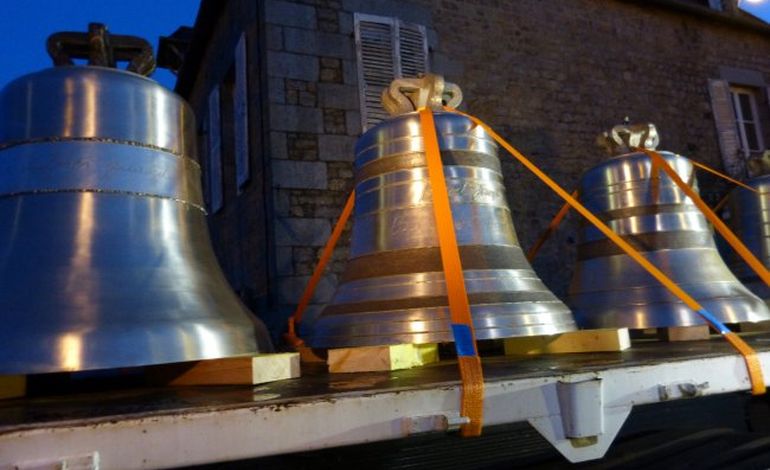 9 cloches destinées à ND de Paris sont parties ce jeudi matin de Villeudieu-les-Poêles