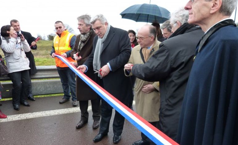 Deux ministres inaugurent le dernier tronçon de la RN 174 dans la Manche