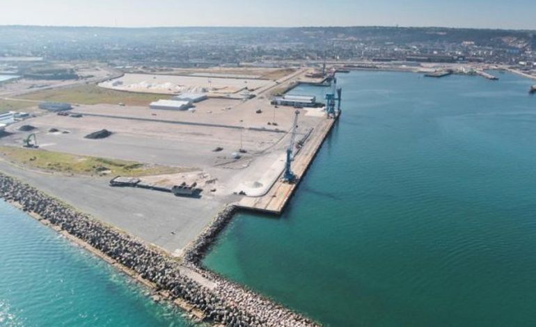 EMR : début des travaux dans le port de Cherbourg