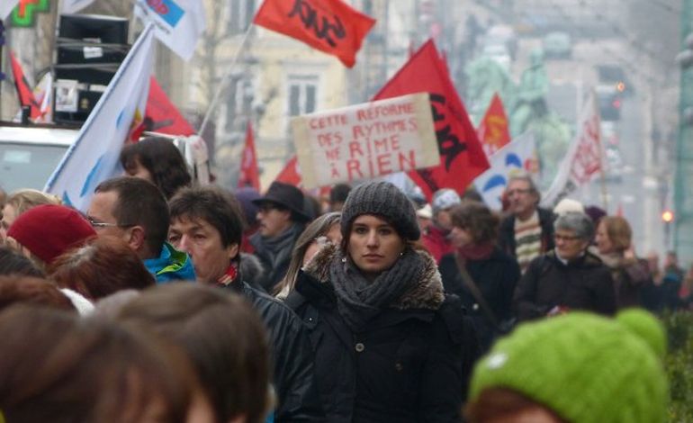 Rythmes scolaires : les enseignants défilent à Rouen