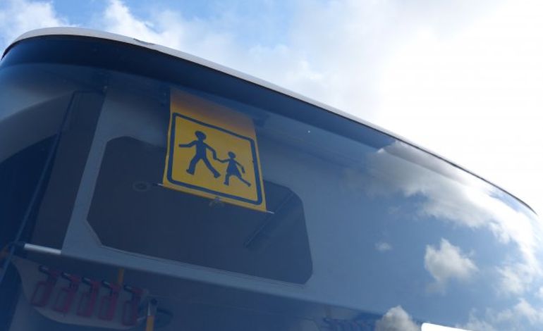 Sécurité dans les transports scolaires : opération de sensibilisation dans la Manche 