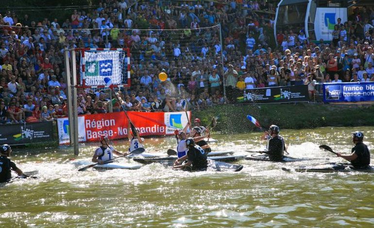 Kayak polo : la Suisse Normande prépare ses mondiaux