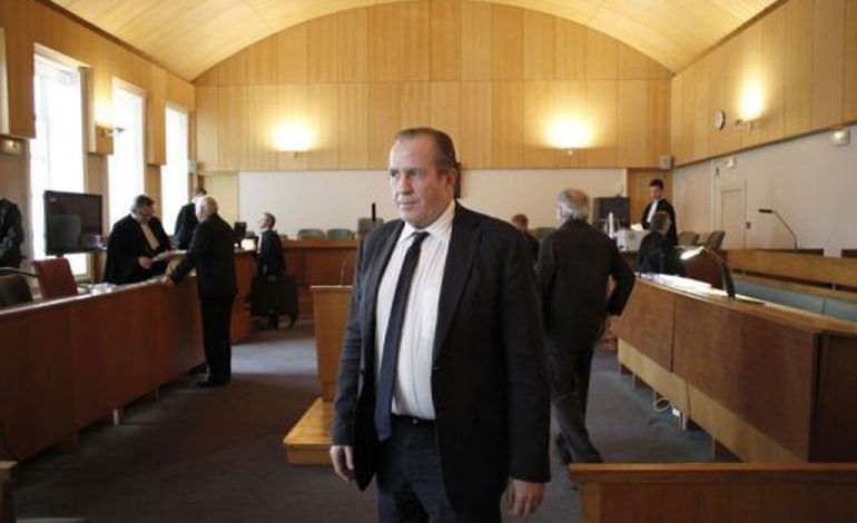 Le maire du Mont-Saint-Michel condamné dans l'affaire des navettes