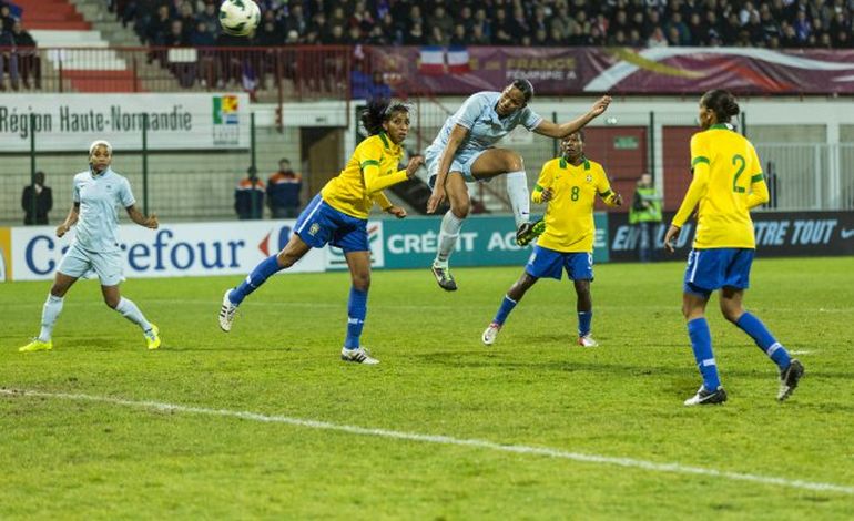 Football féminin : France-Brésil (1-1) à Rouen, retour en images