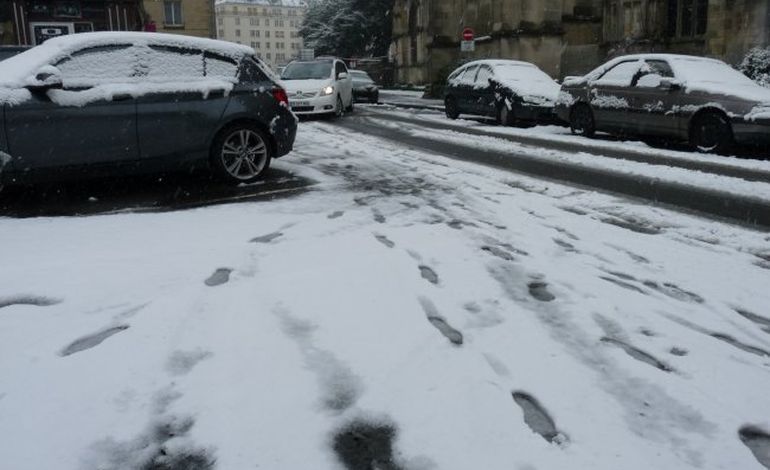 Bayeux, Caen : la neige provoque annulations en série