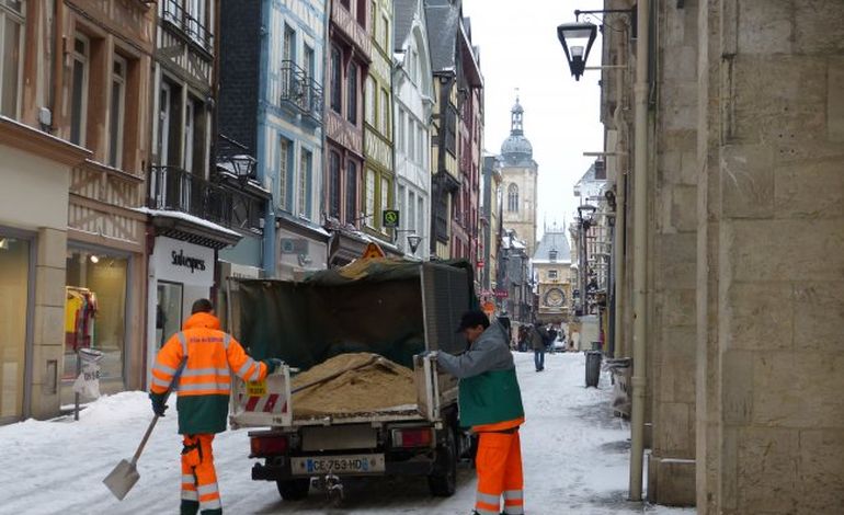 Neige : la Ville de Rouen appelle des renforts