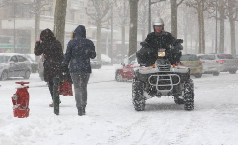 Neige : les photos d'une journée hors normes à Caen