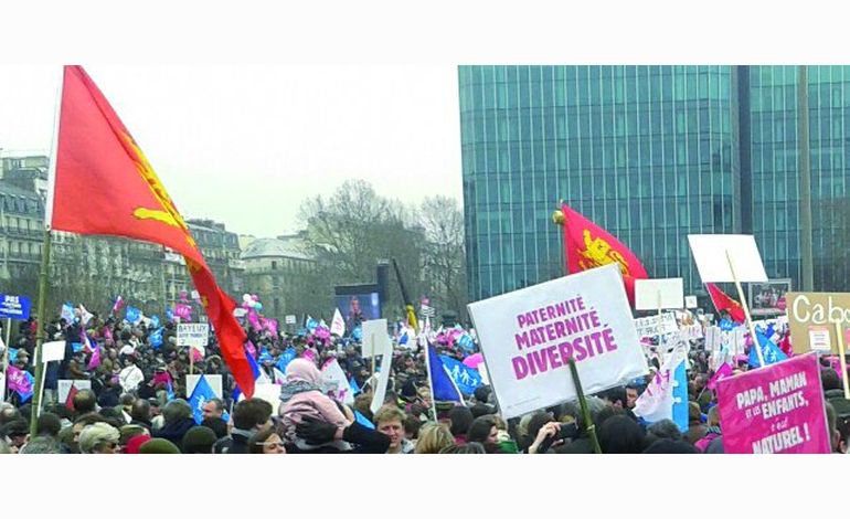 Mariage gay, la Manif Pour Tous 50 attend un signe de Hollande
