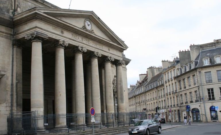 Tribunal de Caen : le voleur avait la clef des vitrines