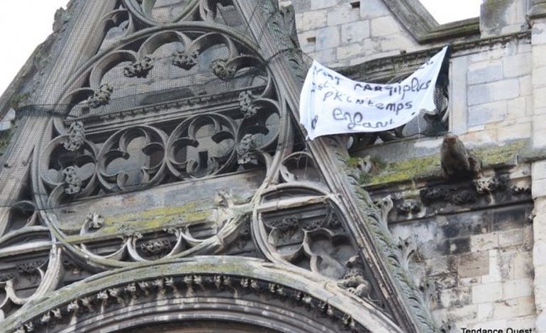 Droit de garde : un père grimpe sur l'église Saint-Pierre de Caen (PHOTOS)