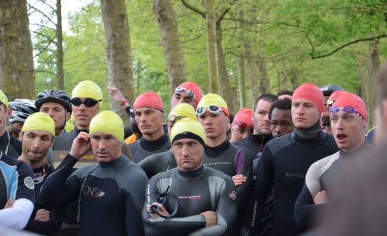 Triathlon de Caen : 250 concurrents se sont jetés à l'eau