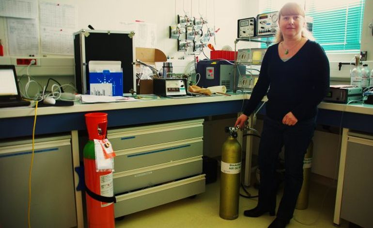 Aline Olivier, responsable d'un labo de la Marine : "Il faut être très minutieux"
