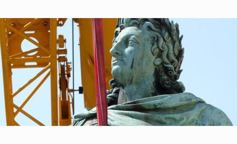 La statue de Louis XIV de retour place Saint-Sauveur le 14 juin