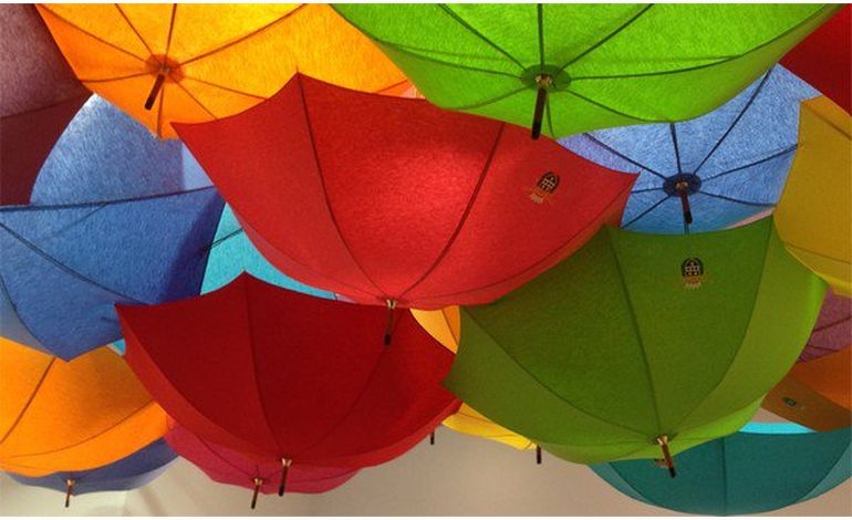 Concours vitrines pour les 50 ans du film "Les Parapluies de Cherbourg"
