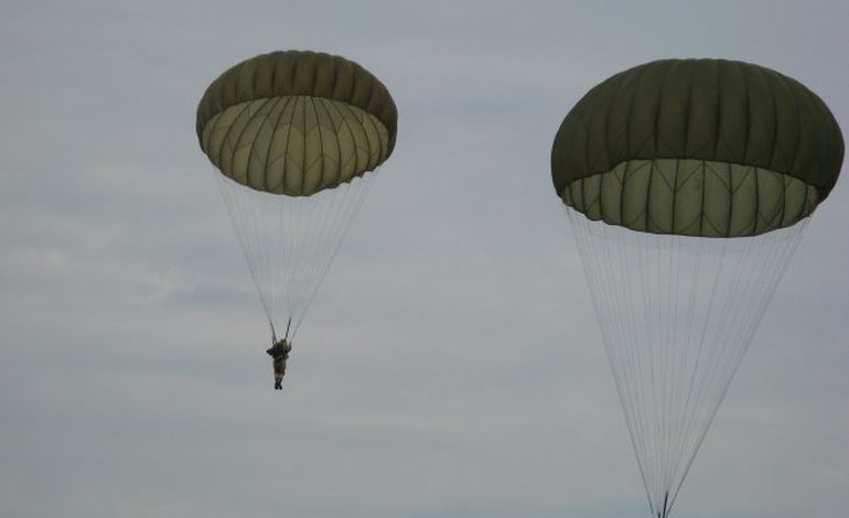 Parachutages à La Fière : 5 militaires blessés dont un grave