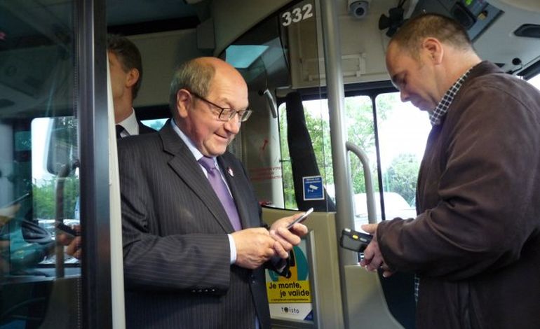 A Caen, on paye désormais le tram avec son téléphone !