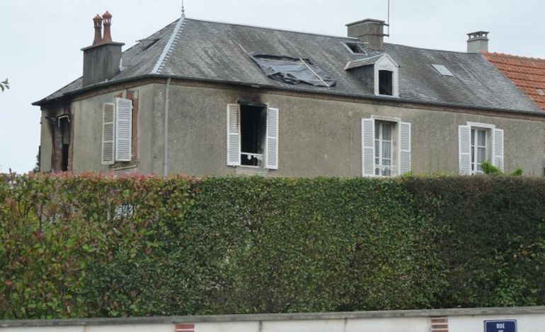 Un incendie ravage une maison à Saint-Georges-Montcocq