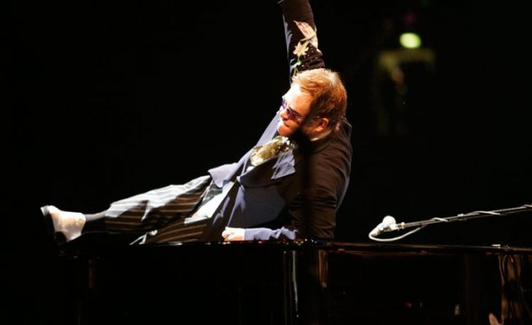 50 places mises en vente aujourd'hui pour le concert d'Elton John au Zénith de Caen !