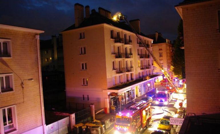 Un incendie ravage des combles près du théâtre de Caen