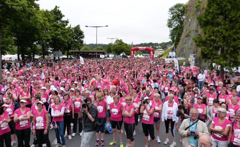 Contre le cancer du sein : 2 500 femmes courent à Saint-Lô