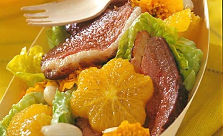 Notre recette d'été : la coupelle fraîcheur salade - orange - magret
