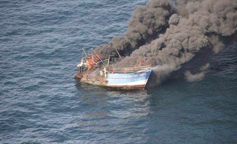 Incendie de chalutier en mer : quatre marins sauvés