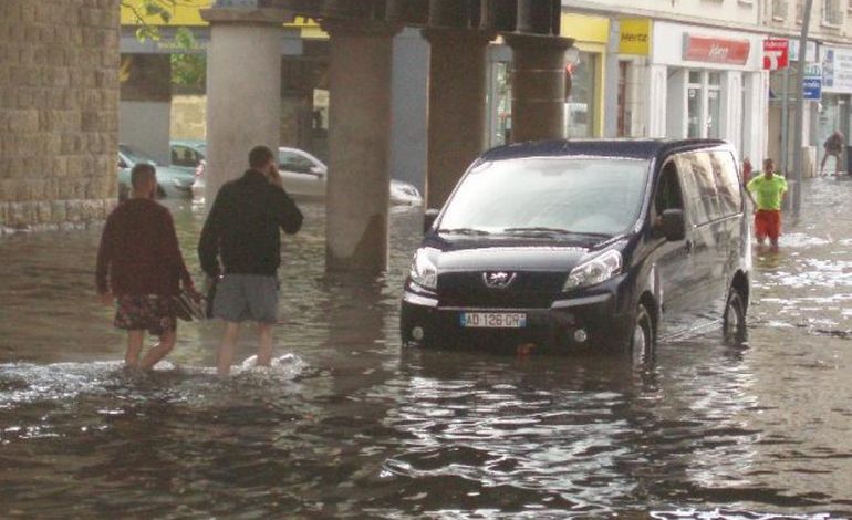 A Caen, près de 1 500 sinistres déclarés après l'orage 