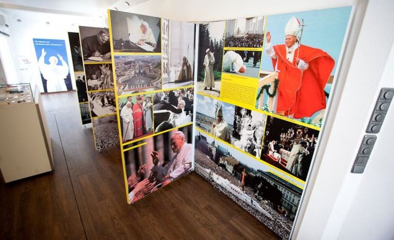 Une exposition sur le pape Jean-Paul II à Lisieux