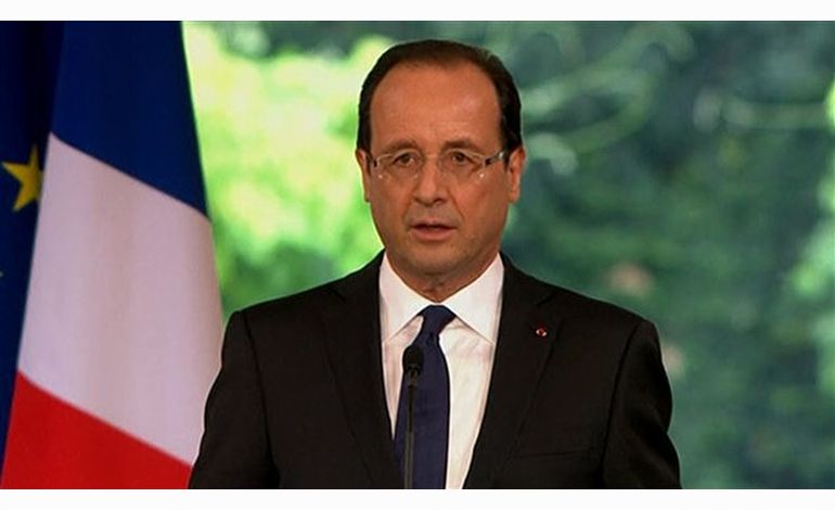 François Hollande à Cherbourg lundi. Il sera accompagné de quatre ministres.