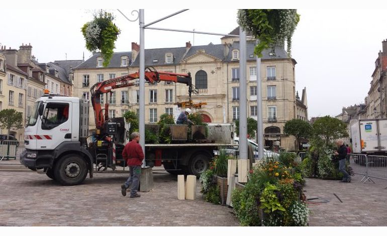 Caen : festival de plantes et de fleurs sur la place Saint-Sauveur