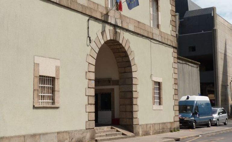 Rébellion et cellule incendiée à Cherbourg : prison ferme