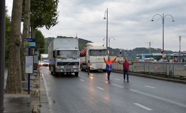 Rouen : les forains en colère ont bloqué les boulevards