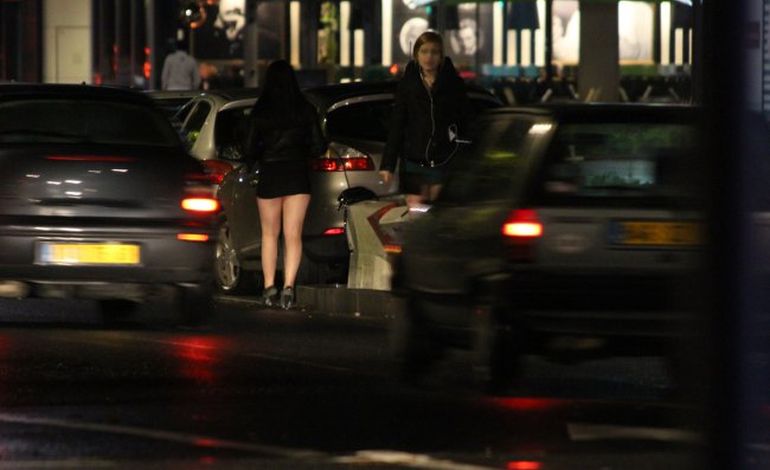 Les prostituées réinvestissent les quais à Caen