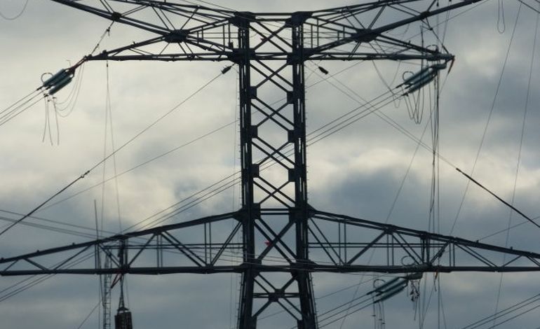Tempête Dirk, encore 6000 foyers privés d'électricité dans la Manche