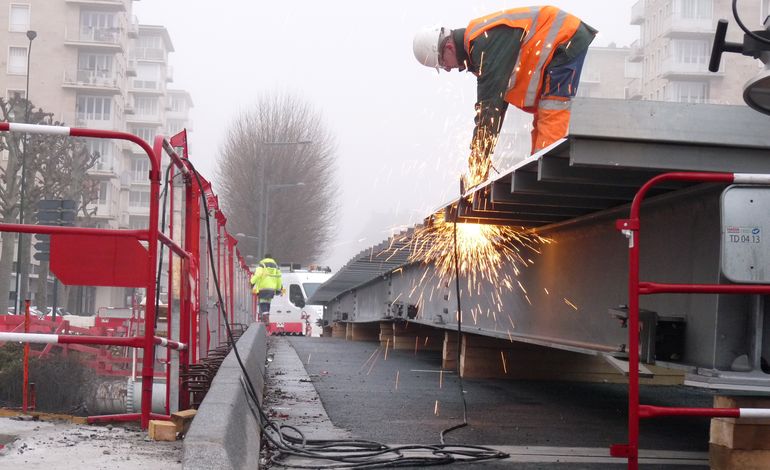 Pont Churchill : la passerelle n'a pas été posée à Caen