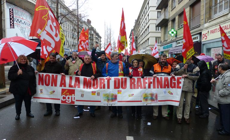 Rouen : les syndicats grondent dans la rue