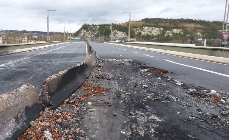 Rouen : la travée endommagée du Pont Mathilde déplacée ce jeudi