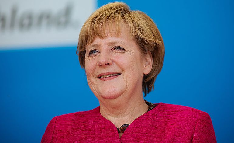 6 juin : Angela Merkel confirme sa participation