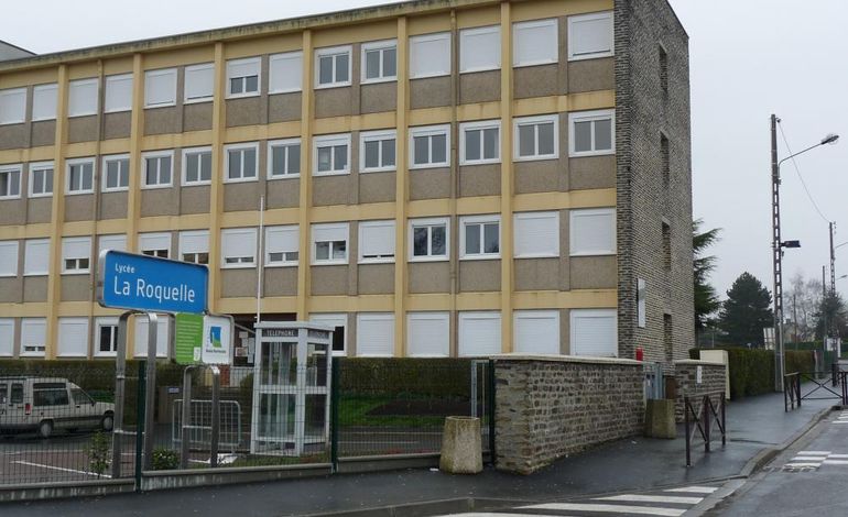 Le lycée La Roquelle de Coutances bloqué ce mardi matin