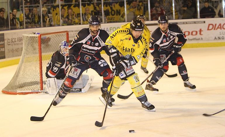 Hockey : les Dragons de Rouen maintiennent l'espoir en demi-finale de Ligue Magnus