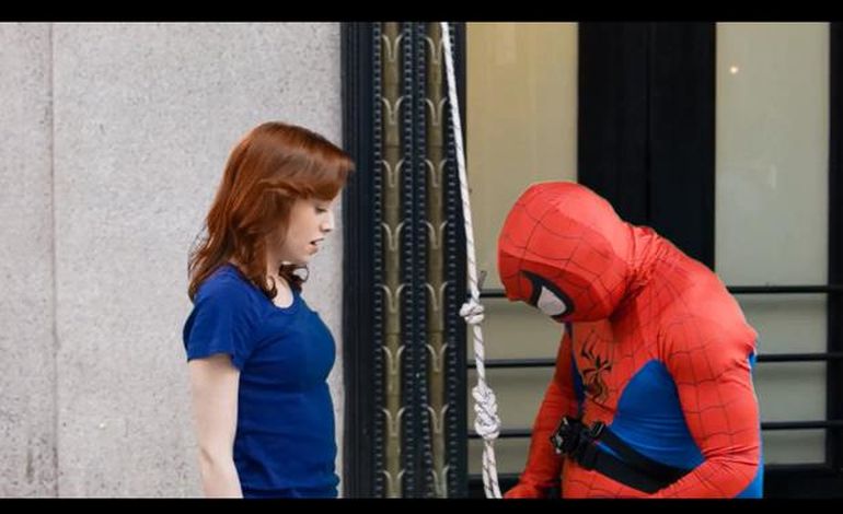 Une vraie scène de Spider Man en pleine rue