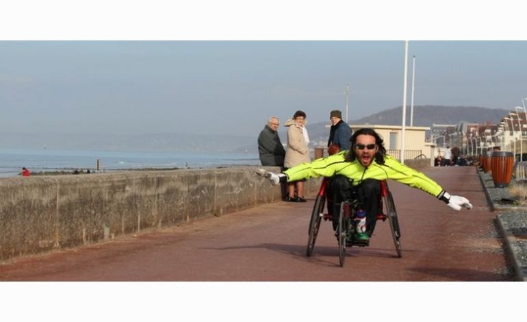 Le marathon de Paris en fauteuil roulant : défi réussi pour David Bizet