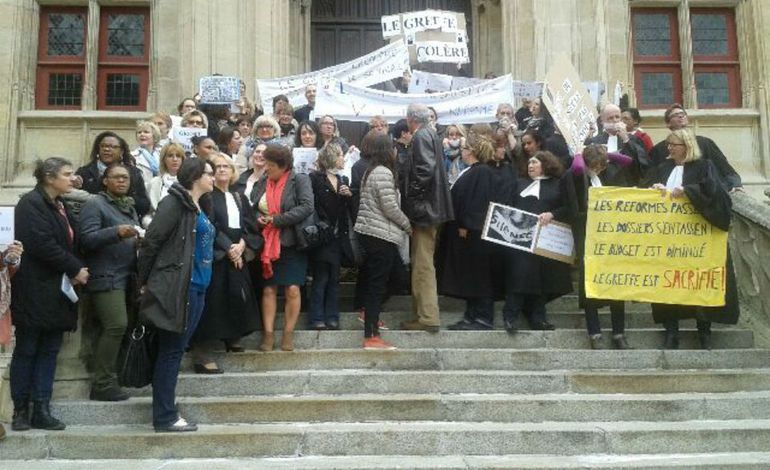 Rouen : les greffiers en colère 